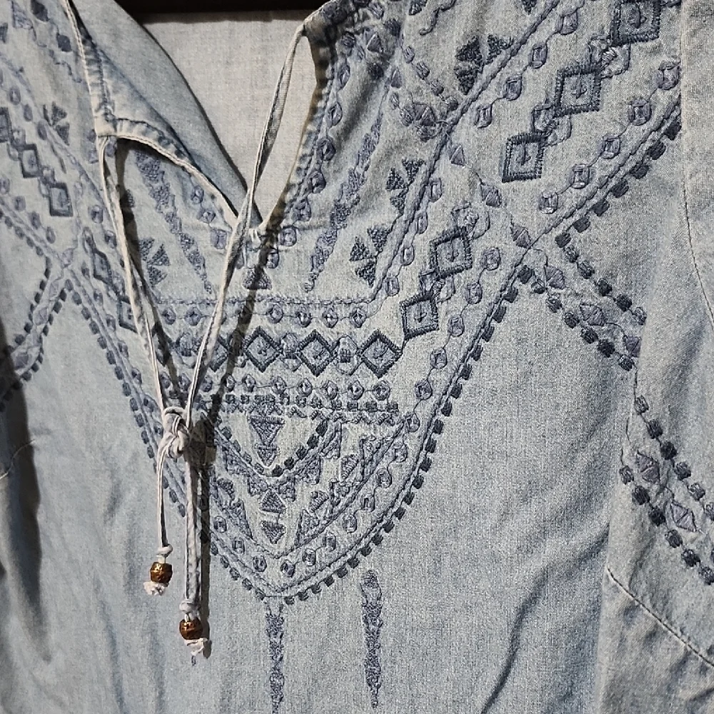 Nurture by Lamaze Blue Embellished 3/4 Sleeve Blouse - Picture 3 of 7